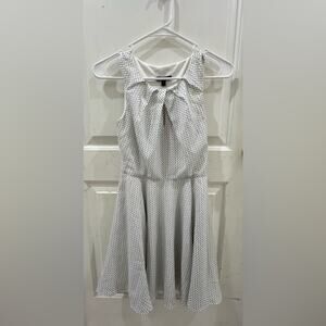 Express dress white size 0 formal casual cute heat pattern